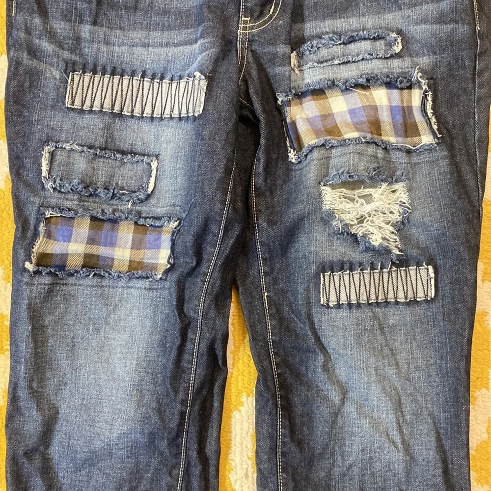 NWOT KANCAN 29/11 patchwork distressed cropped jeans